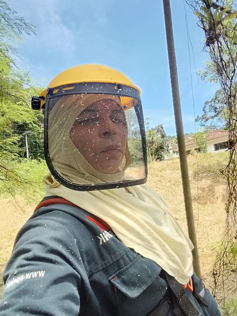 Limpeza de jardins podas de árvores. Reparos em redes de água e esgoto, instalação de torneiras, chuveiro . Pedreiro