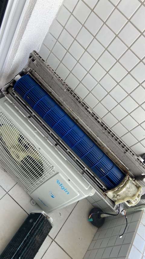 Manutenção, conserto, instalação, limpeza etc