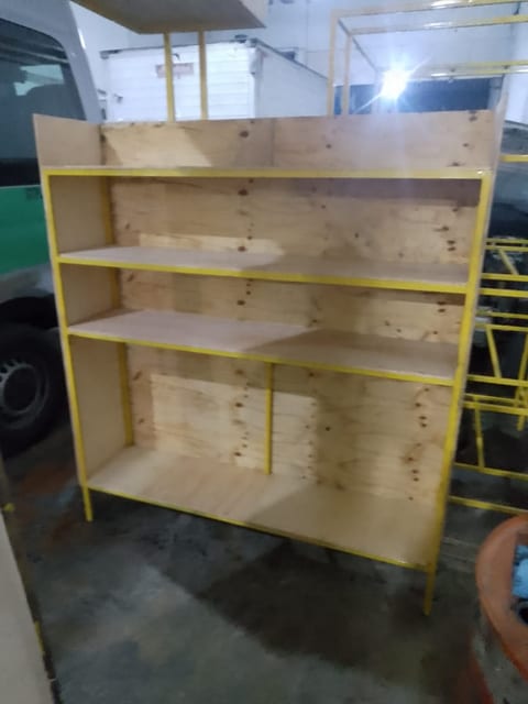 Fabricação de portões armários bancadas e manutenção