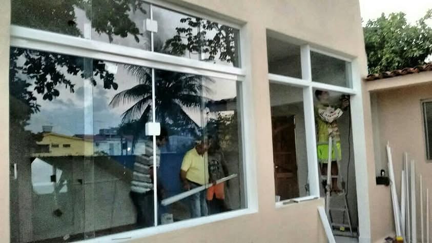 Vidros em geral, espelho, Box para banheiro, cortina de vidro, janelas e portas e serviço de manutenção preventiva