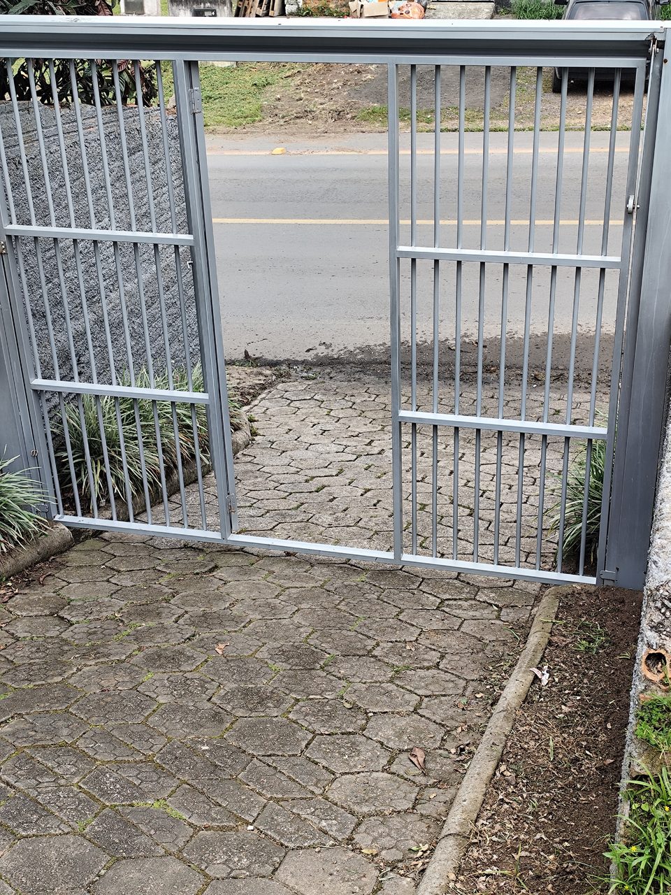 Lavagem de muros cercas e calçadas