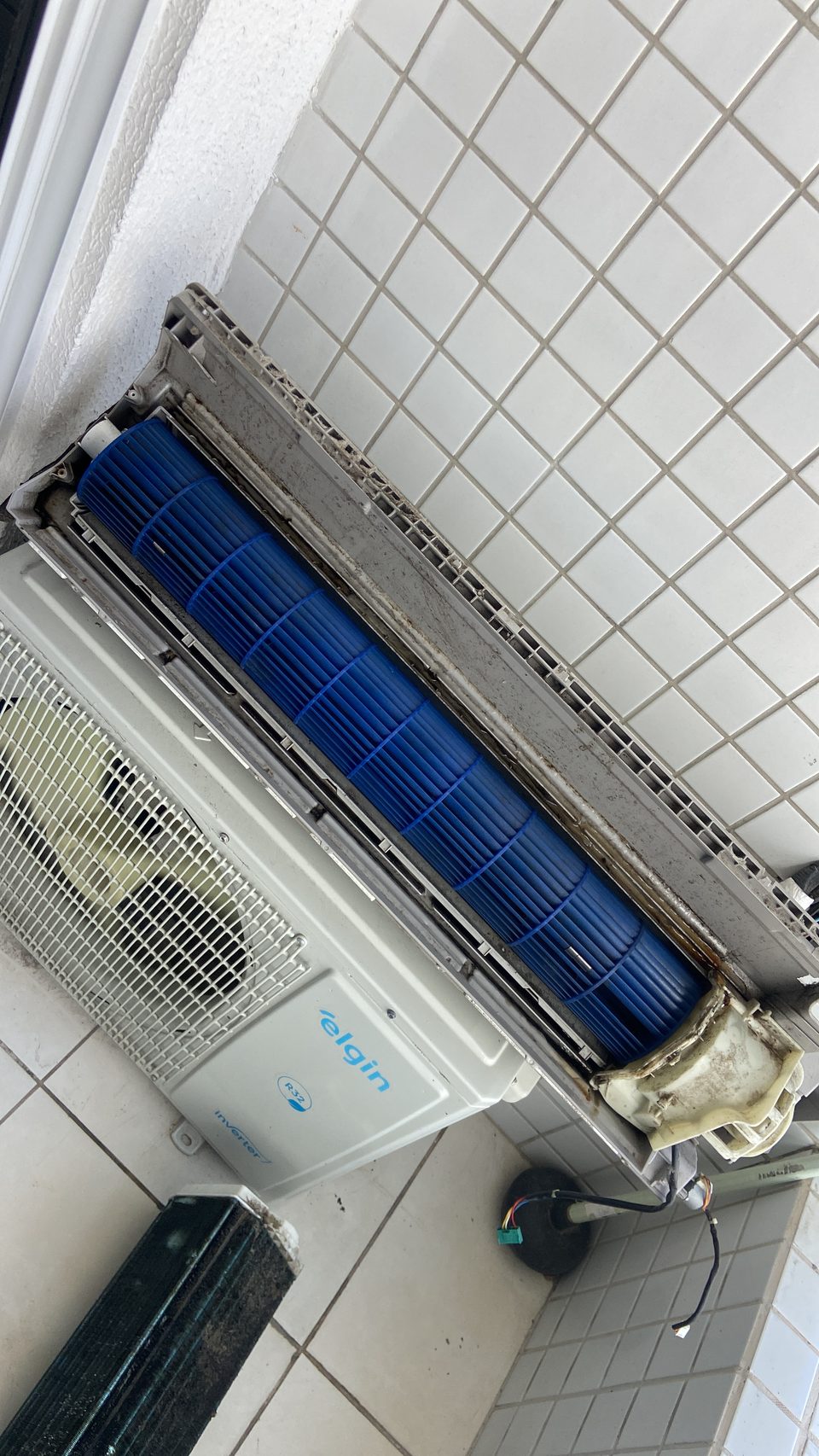 Manutenção, conserto, instalação, limpeza etc