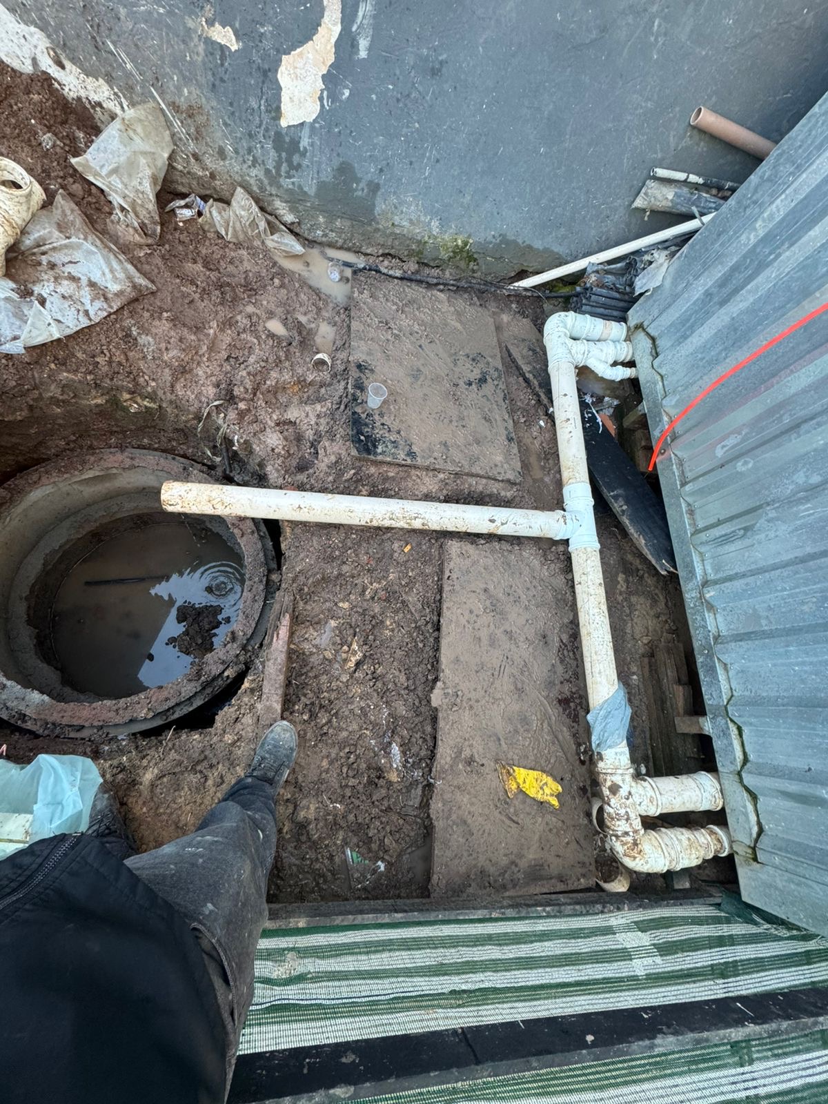 Reformas e serviços de construção civil em geral\.
